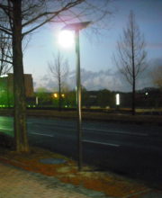 2灯式ポール付きタイプ（MDCP-01L/02L)の設置例5