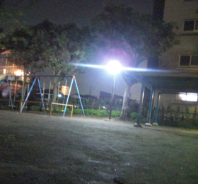 2灯式ポール付きタイプ（MDCP-01L/02L)の設置例30