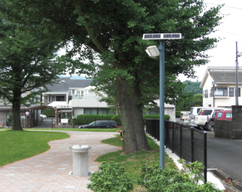 2灯式ポール付きタイプ（MDCP-01L/02L)の設置例34